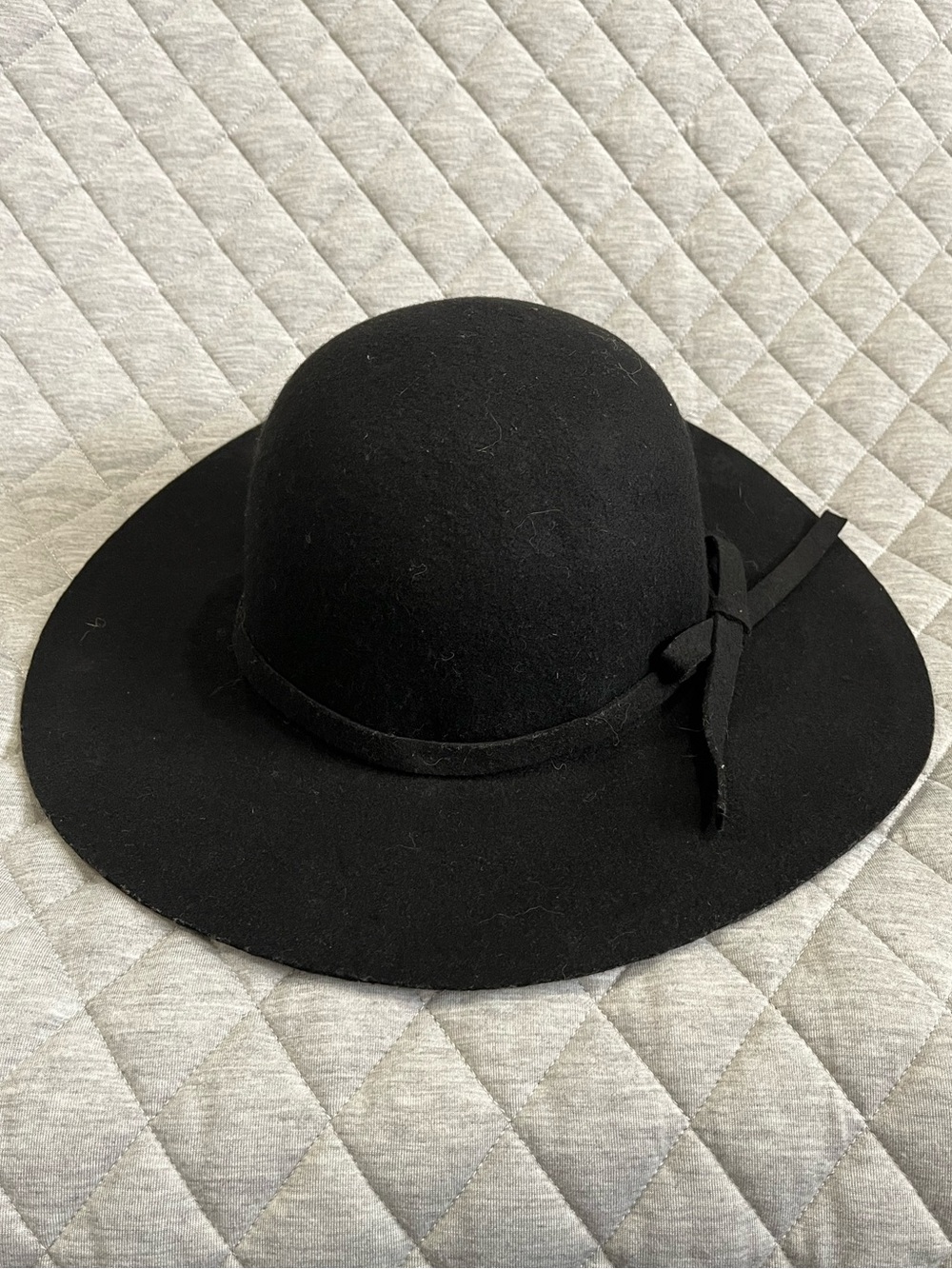 H&M Black Wide-Brim Felt Hat with Side Knot